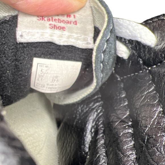 VANS Off the Wall Hi-Tops in Black Suede w/White Detail Men's Size 5.5 Womens 7 - Picture 8 of 8